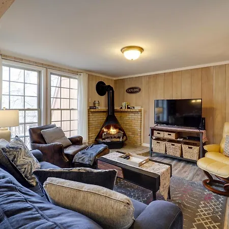 Beech Mountain Condo With Community Pool And Game Room
